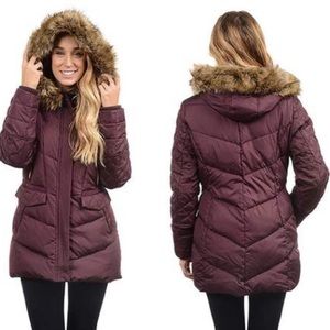 🆕NWT Kensie Burgundy Quilted Coat with faux fur